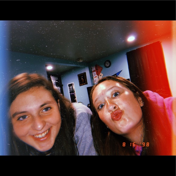 Meet your Posher, Erika - Picture 1 of 1